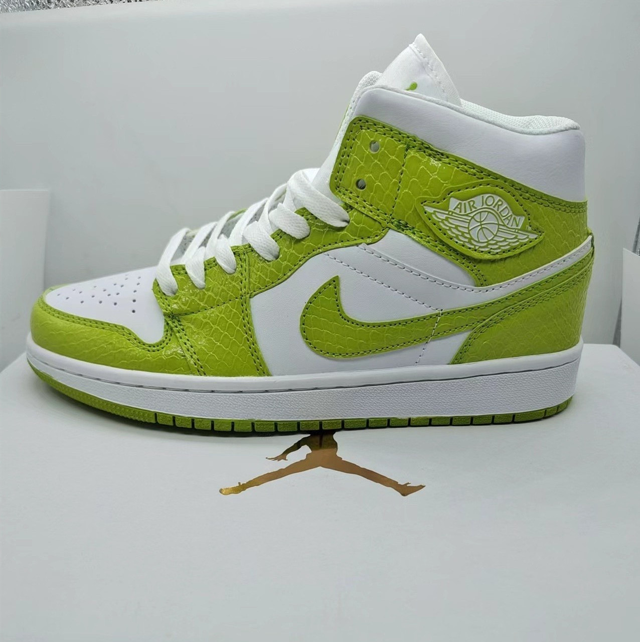 Women's Running Weapon Air Jordan 1 Green/White Shoes 0210 Women's Running Weapon Air Jordan 1 Green/White Shoes 0210